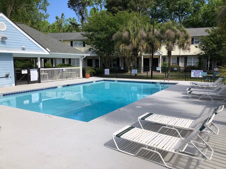 Building Photo - 507 Stinson Dr