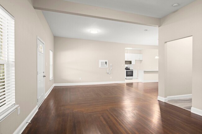 Building Photo - 4902 McKinney St