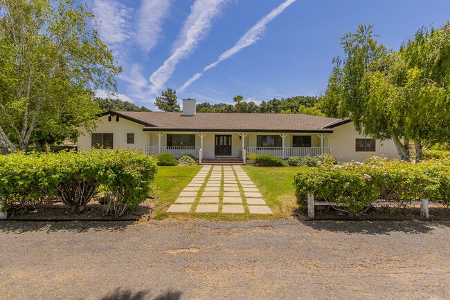 Building Photo - Ojai Horse Ranch