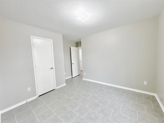 Building Photo - 2506 Teal Run Pl Dr