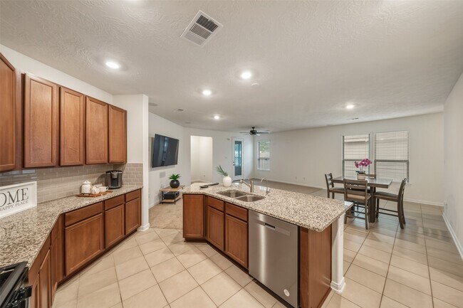 Building Photo - 6218 Morning Fern Ln