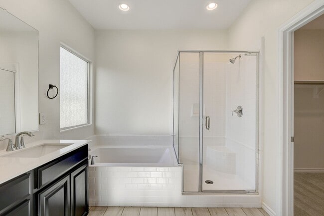 Building Photo - 4 Bedroom Townhouse in Tule Springs Coming Soon!