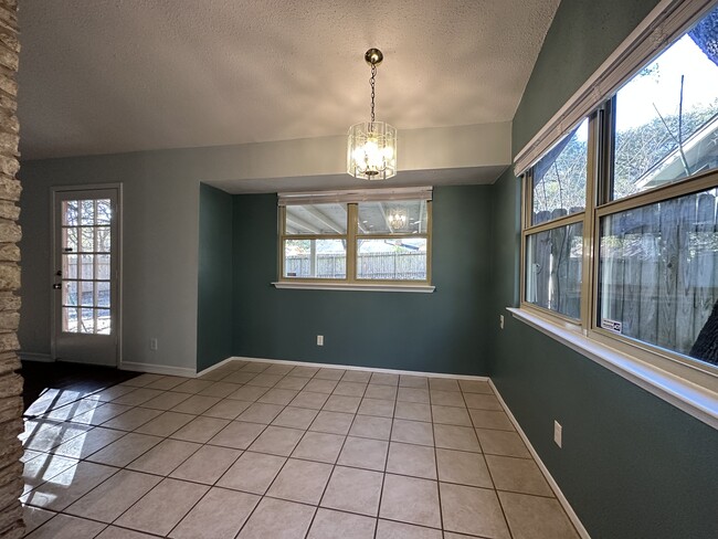 Building Photo - 7306 Broken Arrow Ln