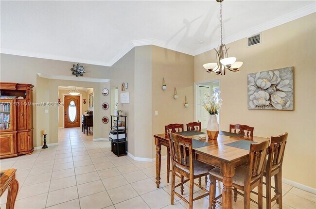 Building Photo - 14361 N Royal Cove Cir