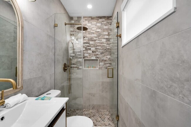 Building Photo - 6450 Perry St