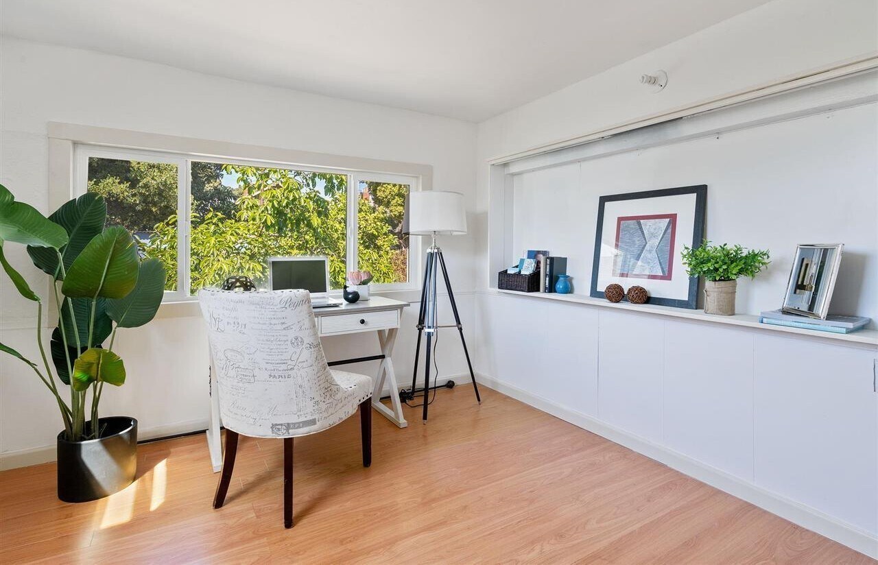 Building Photo - 4076 Santa Rita St