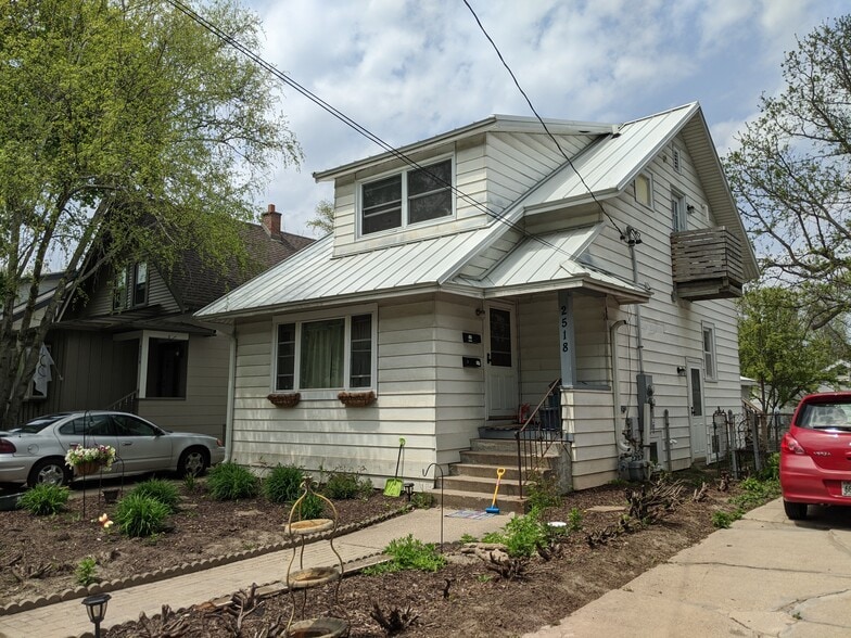 Building Photo - 2518 E. Johnson 2