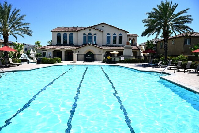 Building Photo - Modern Eastvale Home | 3 Bed | 2.5 Bath | 2-Car Garage | Pool & Gym | Solar Panels