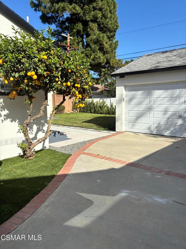 Building Photo - 4900 Stern Ave