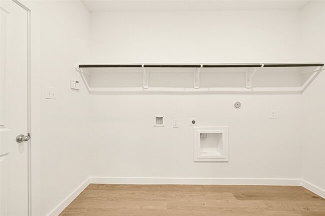 Building Photo - 31819 Autumn Spur Ln