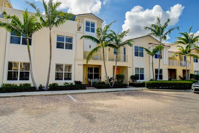 Building Photo - 4930 NW 15th Ave