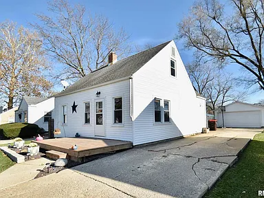 Building Photo - 216 S Thorncrest Ave