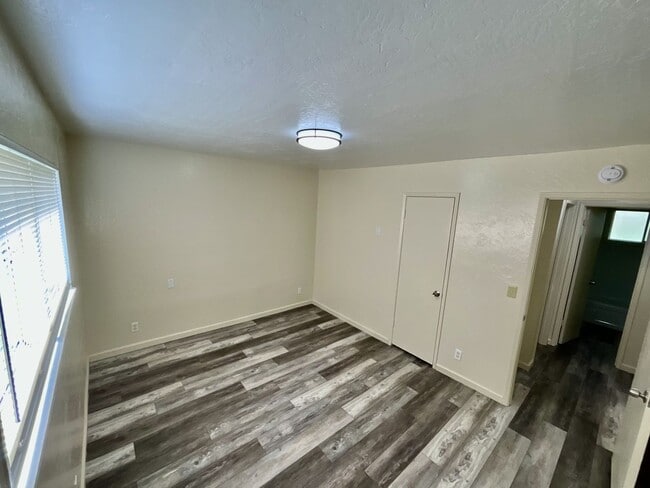 Building Photo - Cottonwood