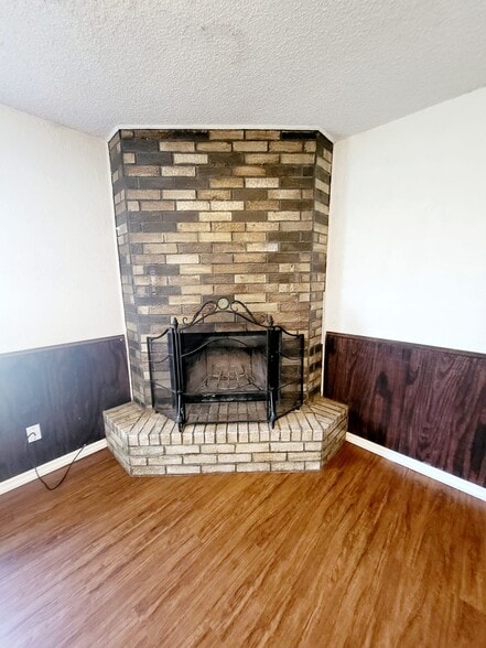 Building Photo - 4016 Eastridge Dr