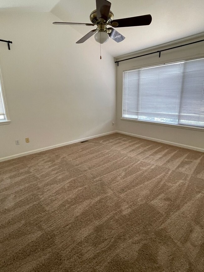 Building Photo - 3 bed 3 bath single Family House in Highlands Ranch