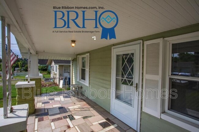 Building Photo - 605 Victory St NW