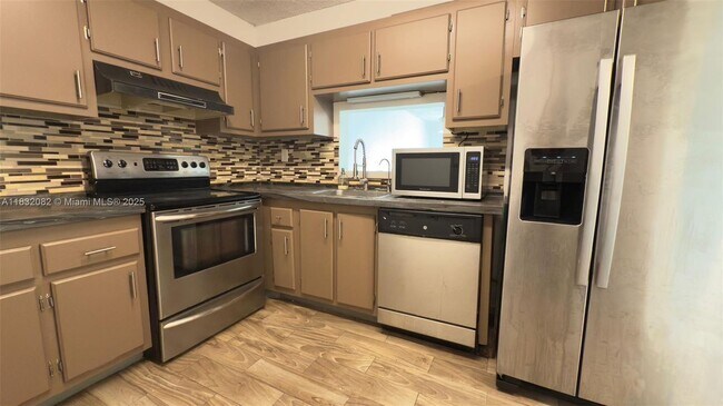 Building Photo - 1800 SW 81st Ave