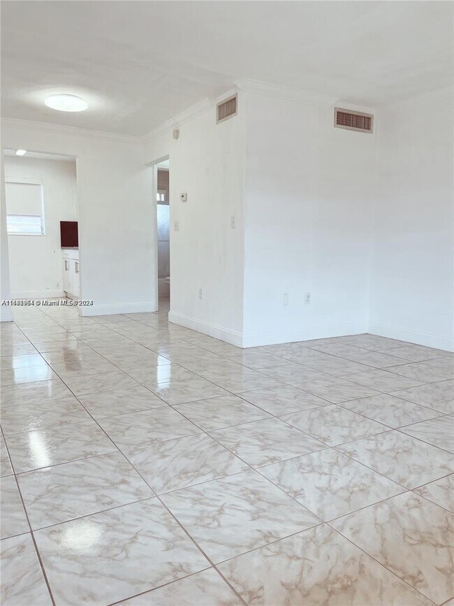 Building Photo - 3800 SW 102nd Ave