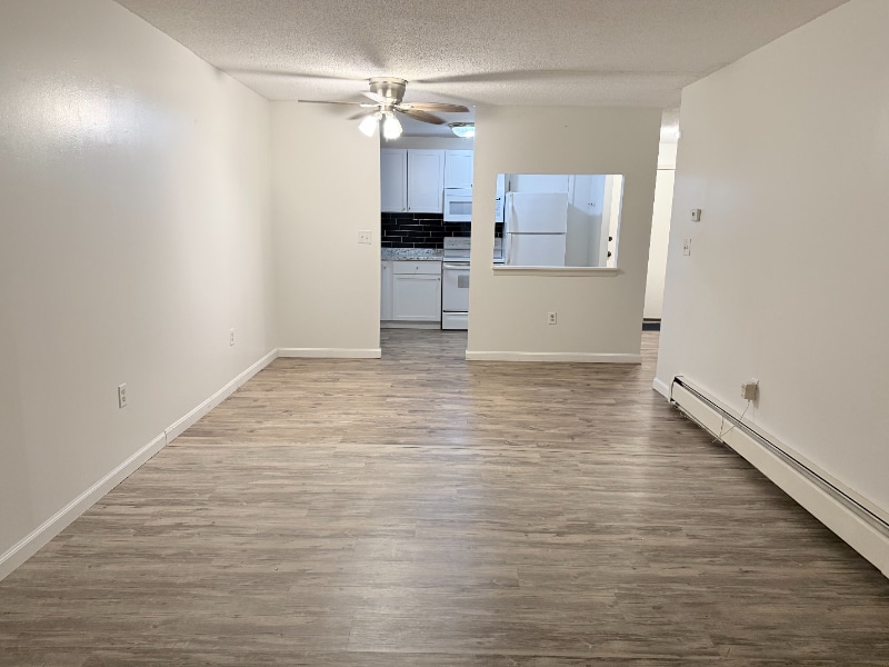 Building Photo - 2 Strawberry Bank Rd