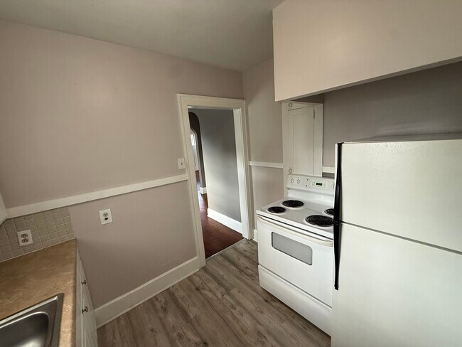 Building Photo - Royalton