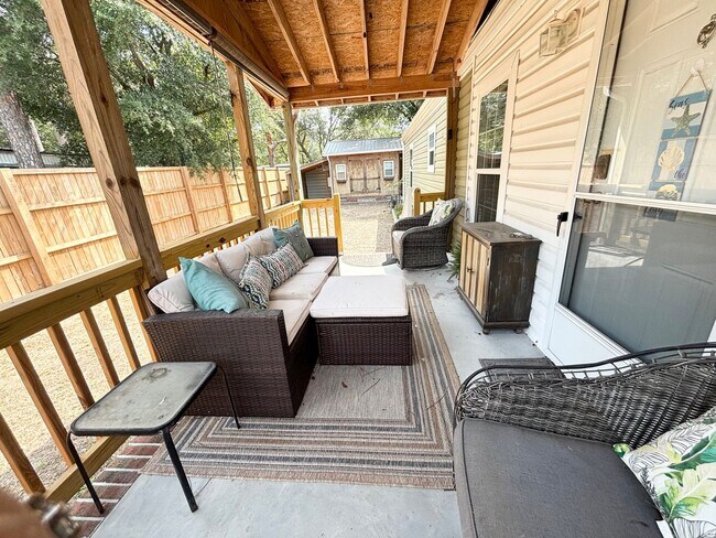 Building Photo - 2536 Blue Marlin St SW