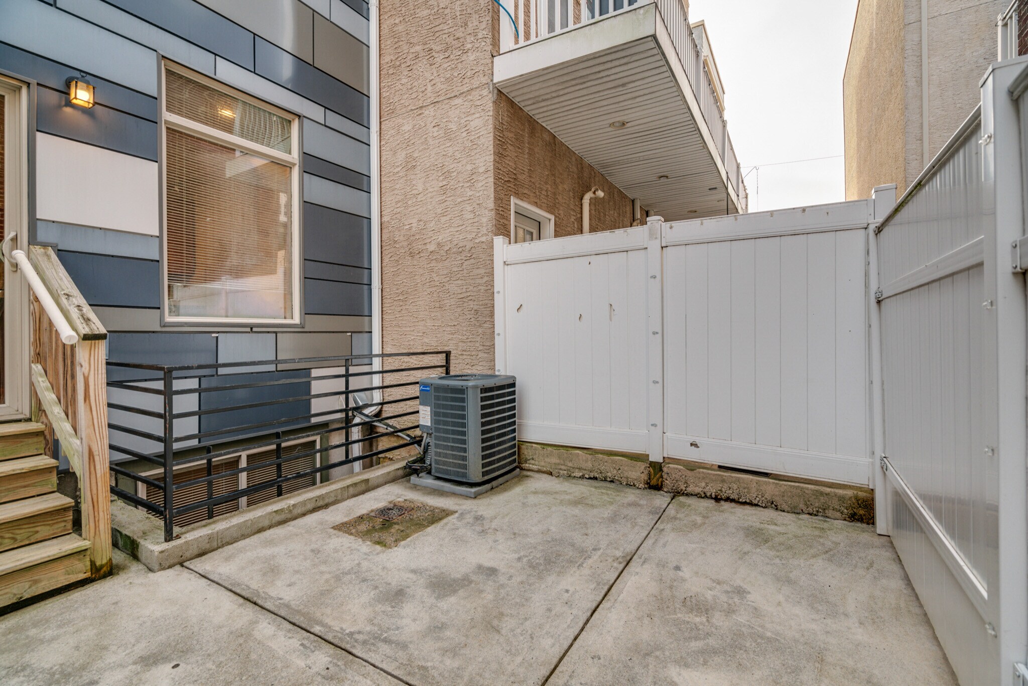 Building Photo - 1014 S 19th St