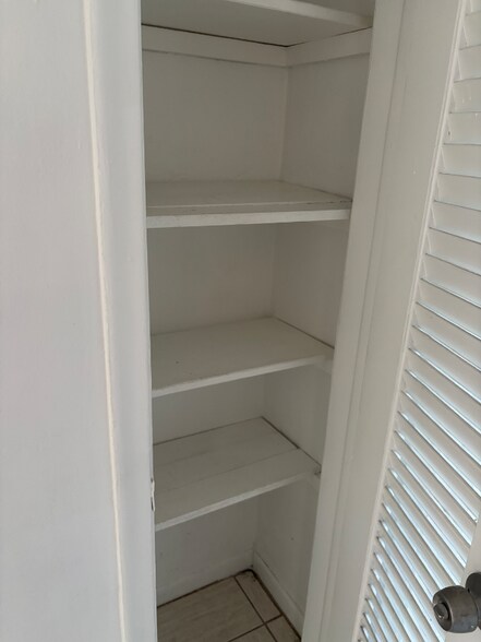 Building Photo - 5940 NW 16th Pl