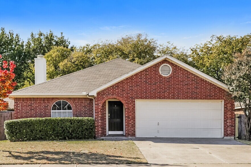 Primary Photo - 617 Sawyer Dr