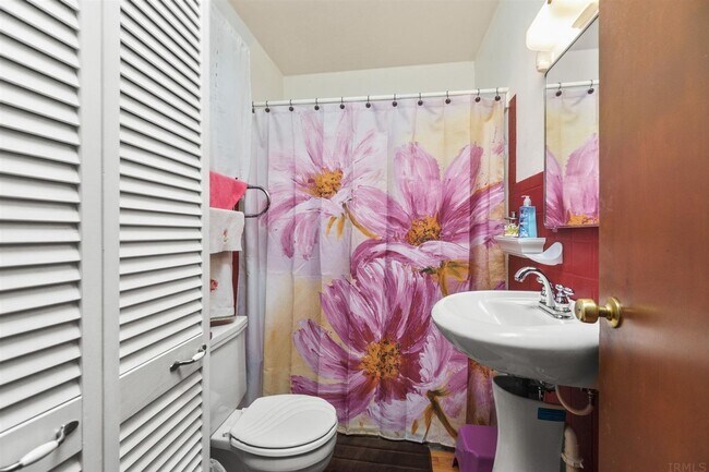 Building Photo - Affordable 1-Bedroom Apartment in Fort Wayne