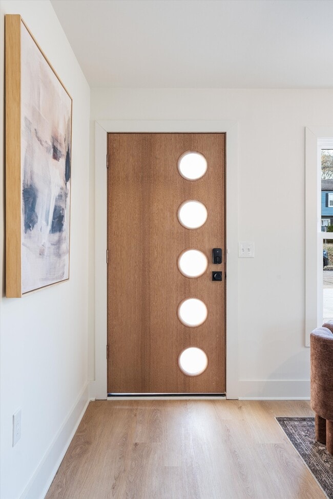 Building Photo - 603 N 5th St