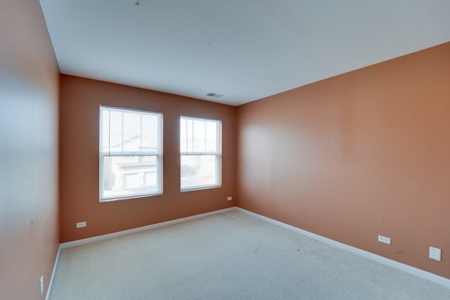 Building Photo - 1838 Crenshaw Cir