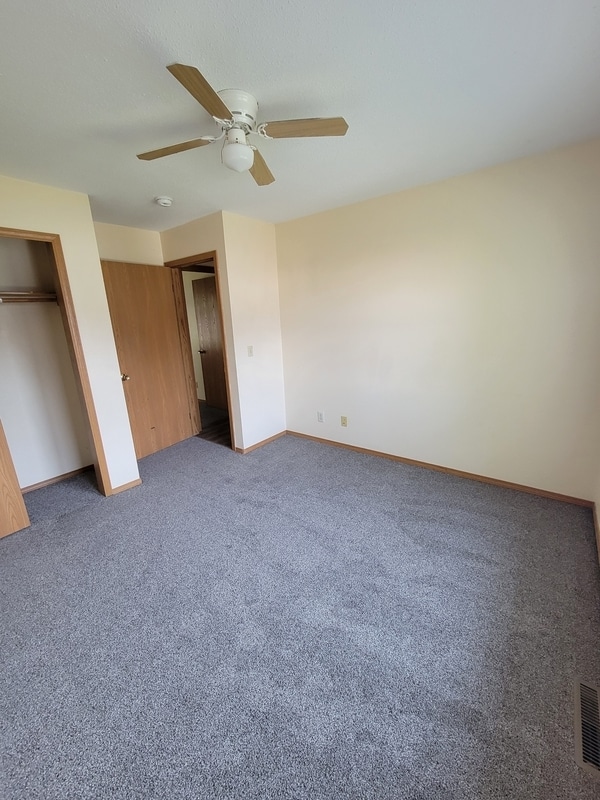 Building Photo - 1106 Greenview St