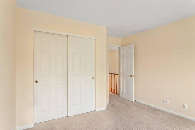 Building Photo - 984 Park Hill Cir