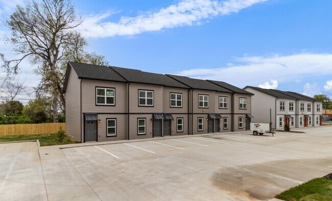 Building Photo - 202 Burch Rd