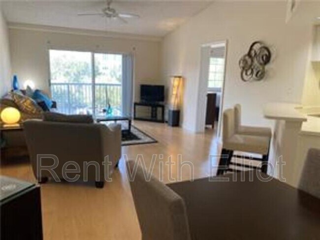 Building Photo - 2021 SE 10th Ave