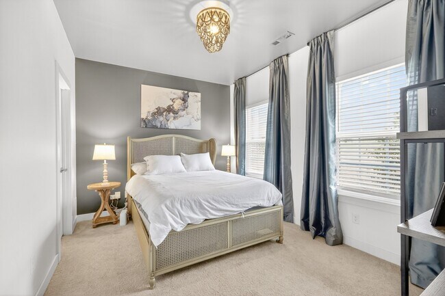 Building Photo - 1635 Lila Dr