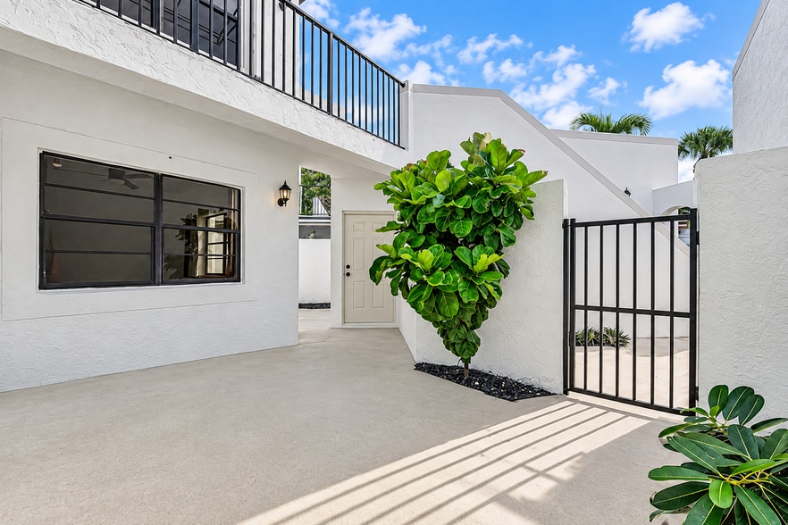 Building Photo - 6670 Villa Sonrisa Dr