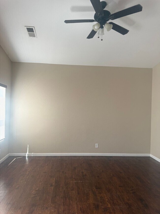 Building Photo - 3401 Misty Meadows Dr NE