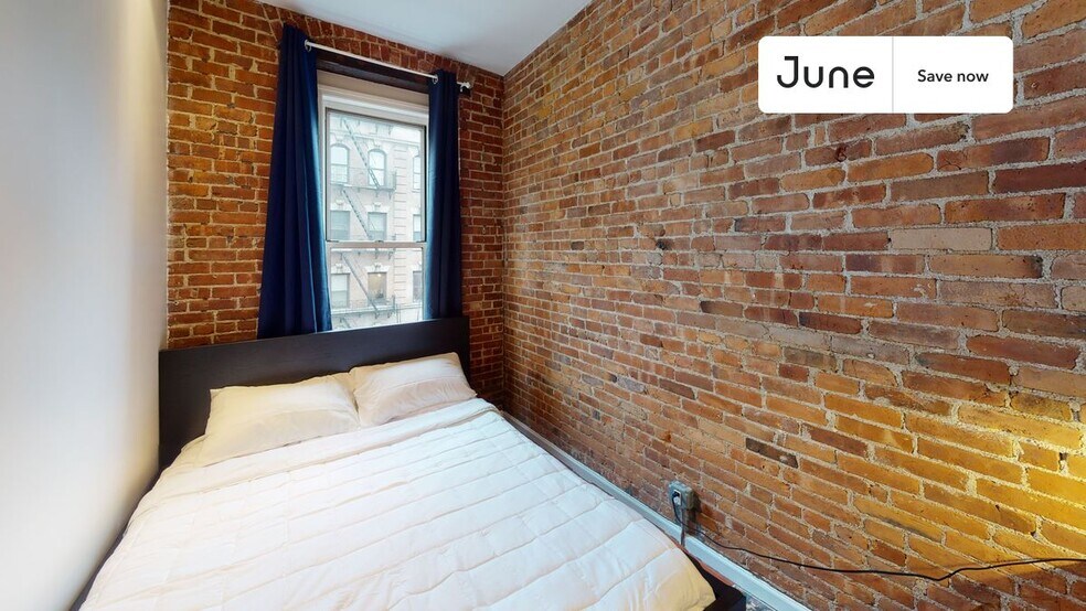Building Photo - 351 W 46th St