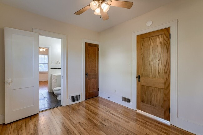 Building Photo - Great Location Close To Aksarben Village!!