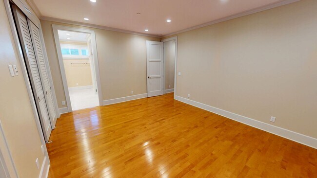 Building Photo - 244-248 B Ave