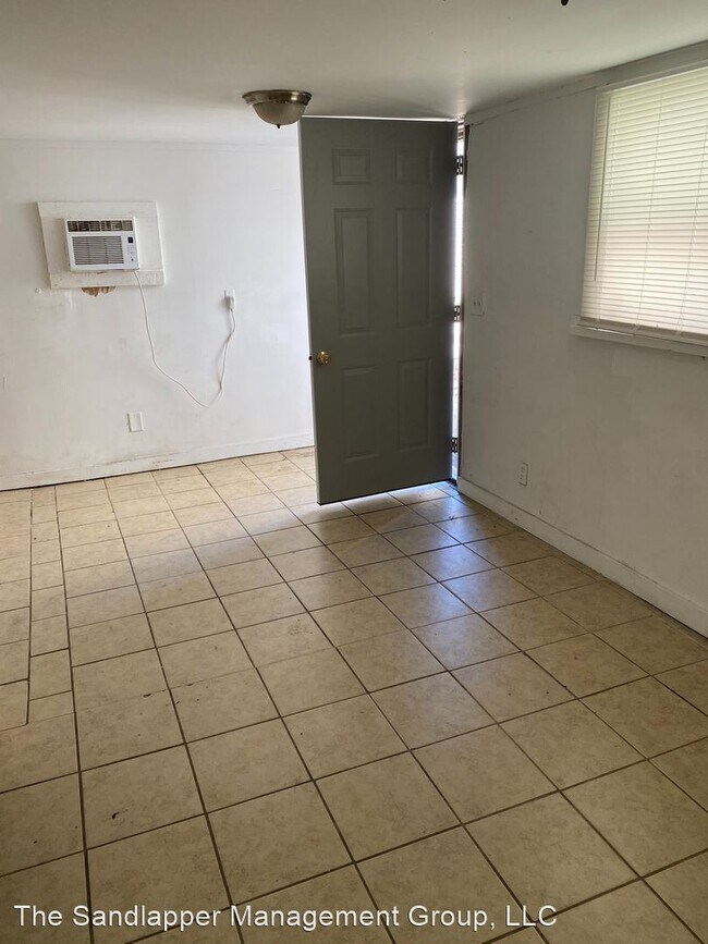 Building Photo - 1 br, 1 bath House - 3336A Kraft Avenue