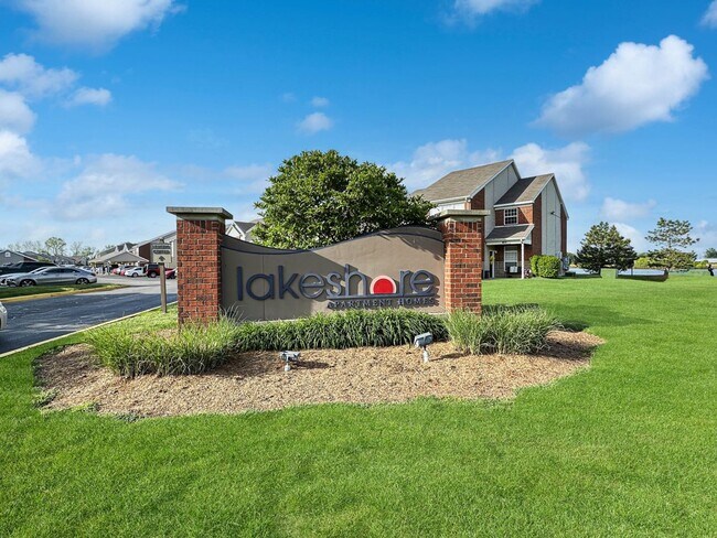 Building Photo - Grand Lakeside Escape: Spacious 3-Bedroom ...