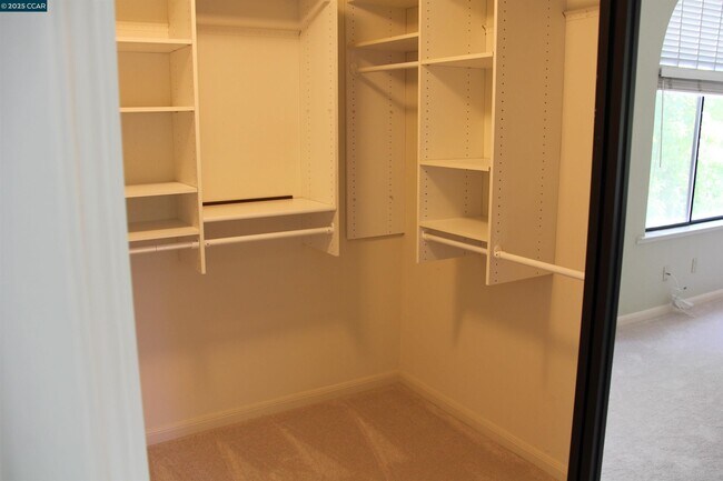 Building Photo - 4106 Quail Run Dr