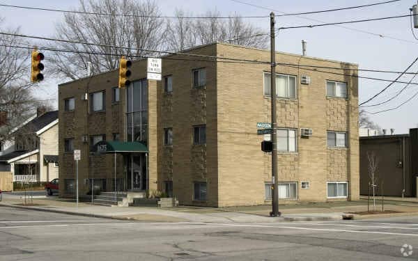 Primary Photo - 1675 Woodward Ave
