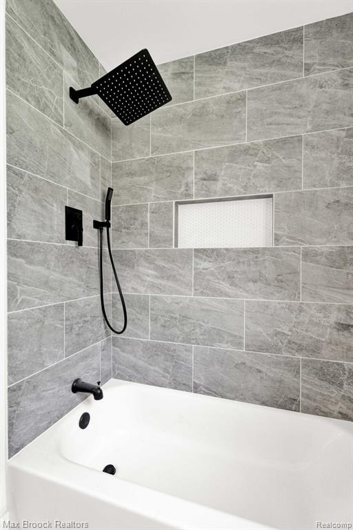 Building Photo - 7011 White Pine Dr