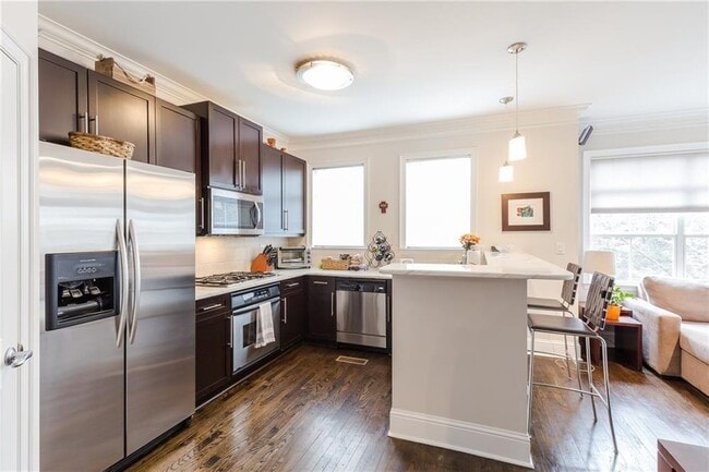 Building Photo - 1155 Glenridge Pl NE