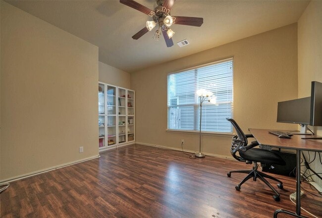 Building Photo - 8809 White Ibis Dr