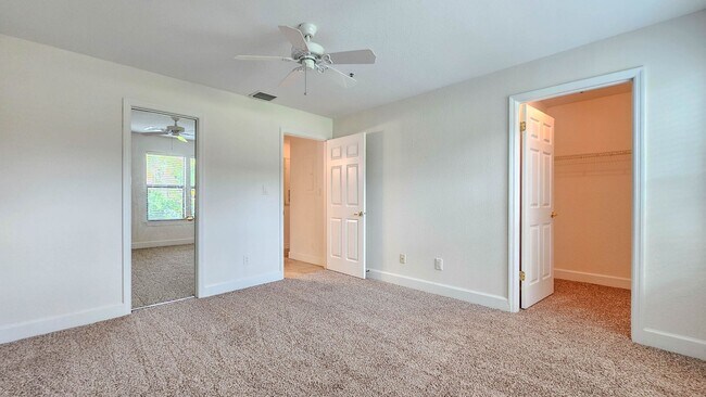 Building Photo - PALMER RANCH! VINTAGE GRAND 2 BED/2 BATH C...