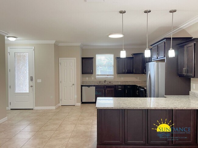 Building Photo - Pristine 3 Bedroom Home in Mary Esther!